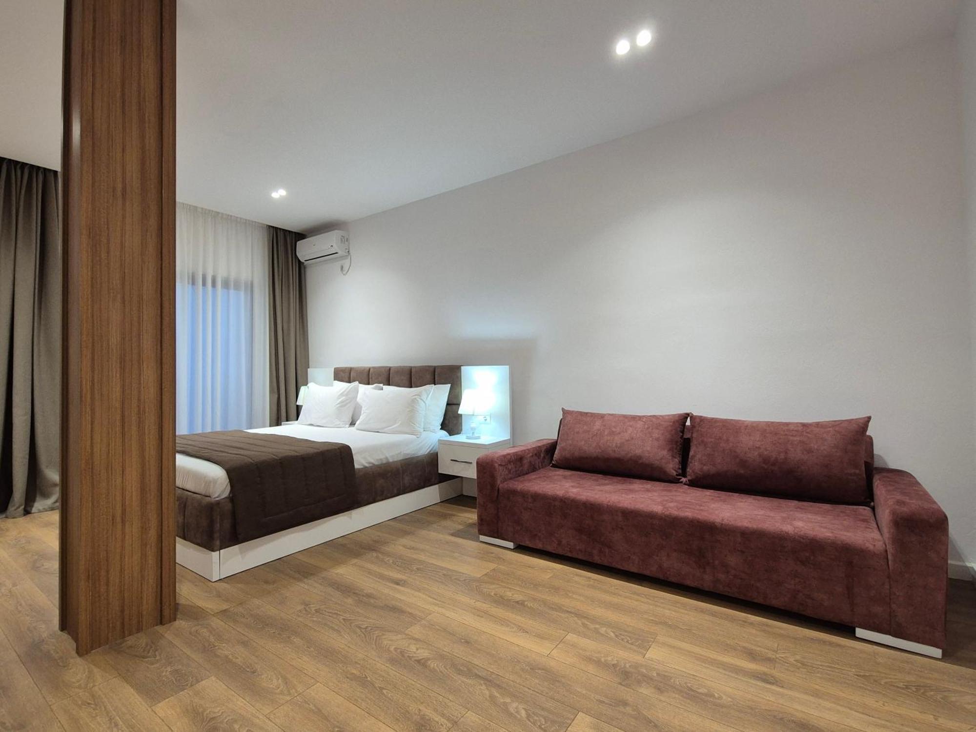 Orchids Hotel Sarandë Esterno foto