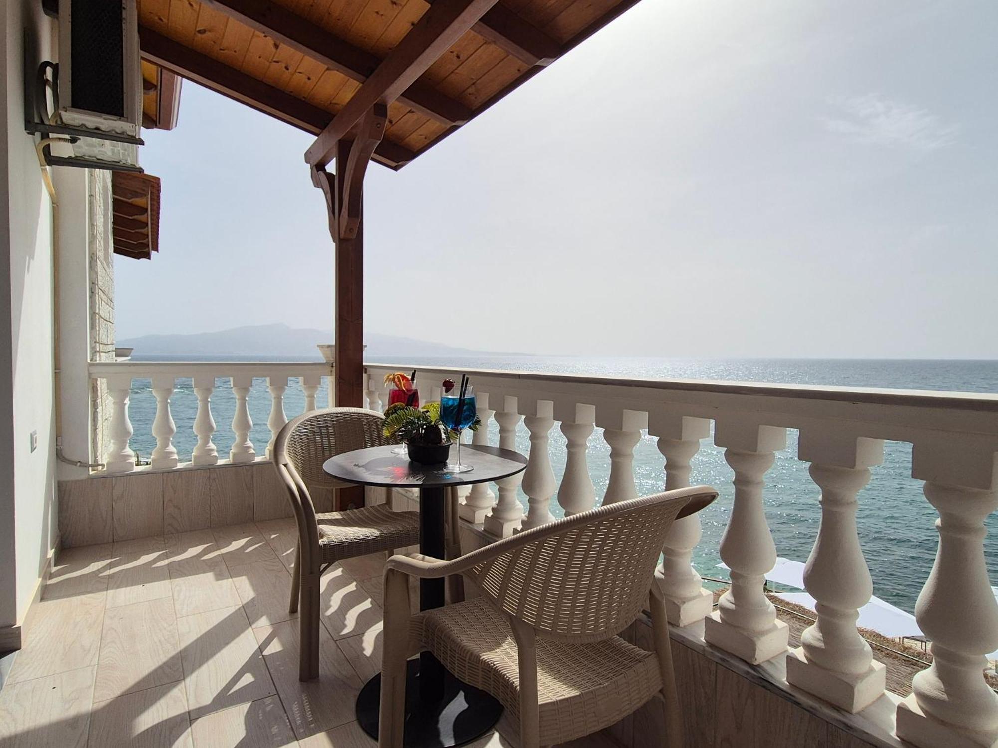 Orchids Hotel Sarandë Esterno foto